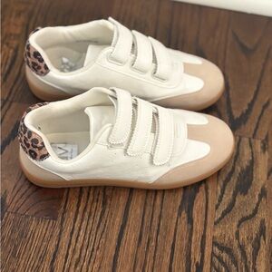 Dolce Vita Talia Sneaker
